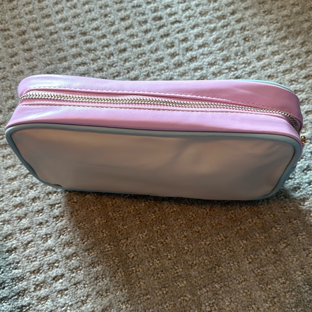 VACAY chenille patch makeup bag - Picture 5 of 6